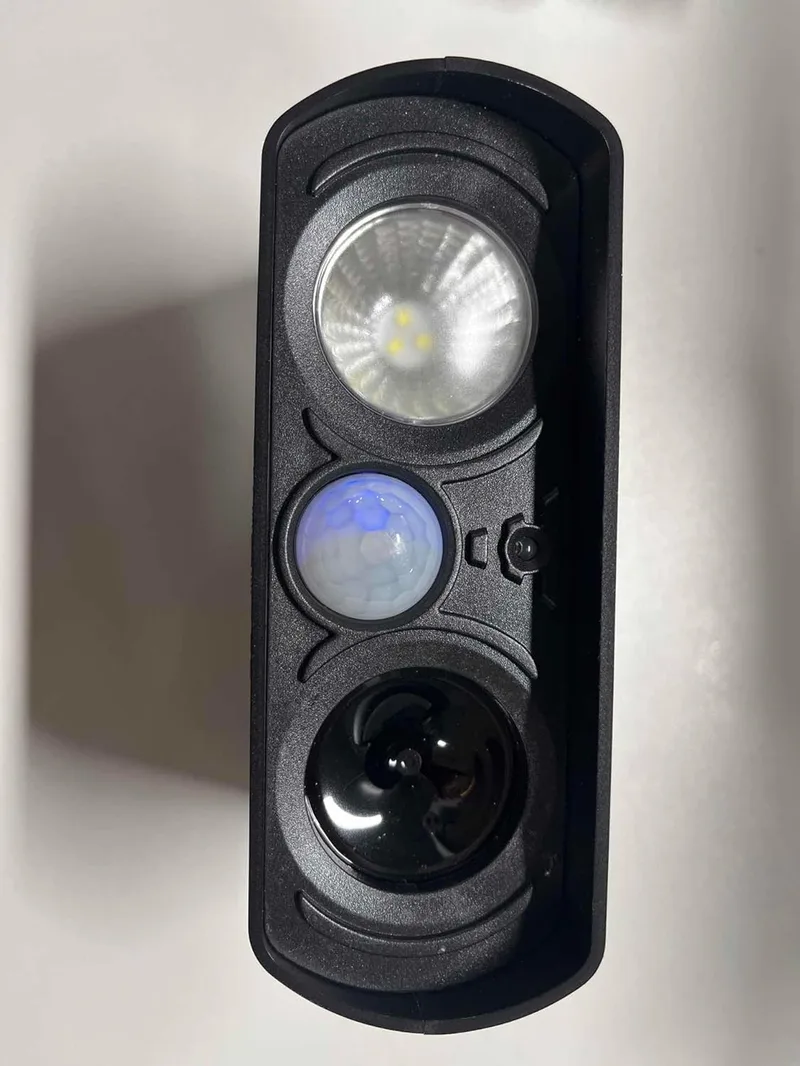 ZLieatmp ZZ140B Solar Ultrasonic Animal Repellent